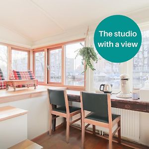 The Amsterdam Houseboat Family - de Jordaan